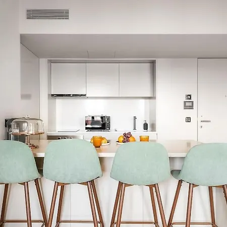 Elegant Duplex In Downtown 아파트