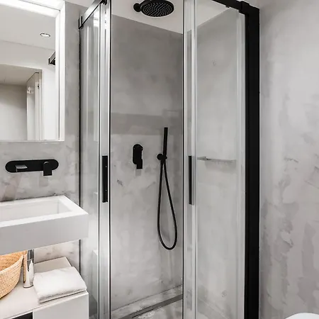 Elegant Duplex In Downtown By Lisbeyond *