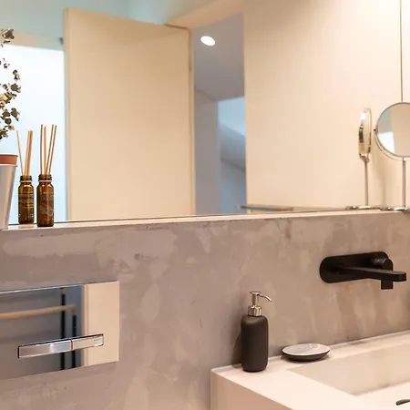 Elegant Duplex In Downtown *