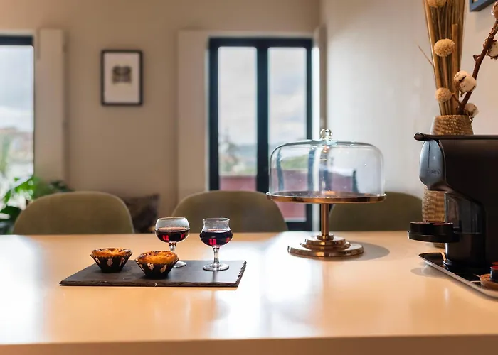 Elegant Duplex In Downtown By Lisbeyond Apartman *