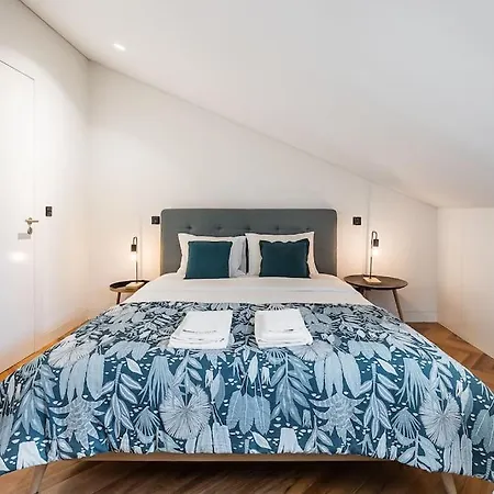 Elegant Duplex In Downtown *