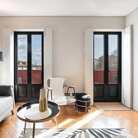 Elegant Duplex In Downtown Apartment