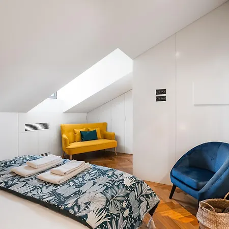 Elegant Duplex In Downtown By Lisbeyond Daire *